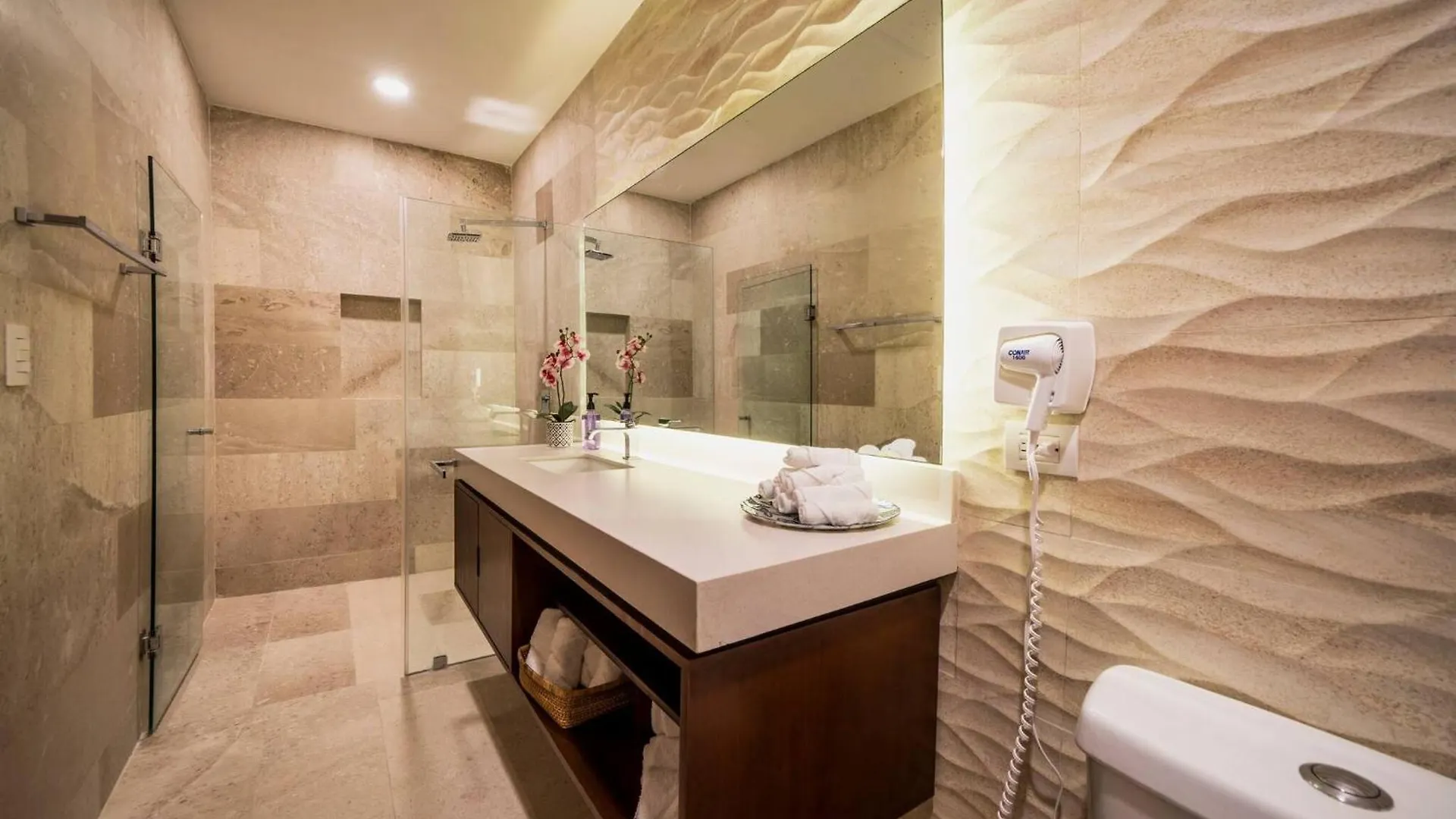 Luxury 2 Bedroom Condo With Private Jacuzzi & Bbq - At Cruz Con Mar - Maricruz Playa del Carmen 0*,  Mexico