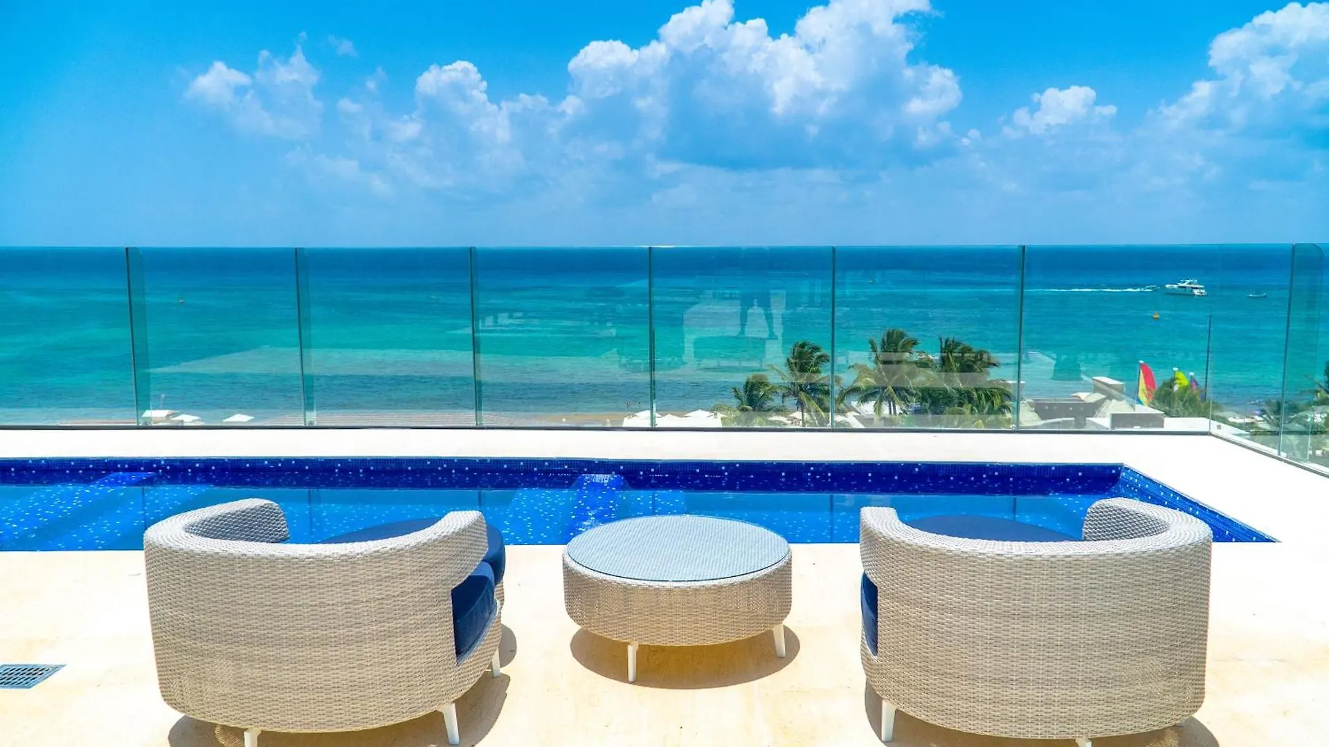 Luxury 2 Bedroom Condo With Private Jacuzzi & Bbq - At Cruz Con Mar - Maricruz Playa del Carmen Holiday home