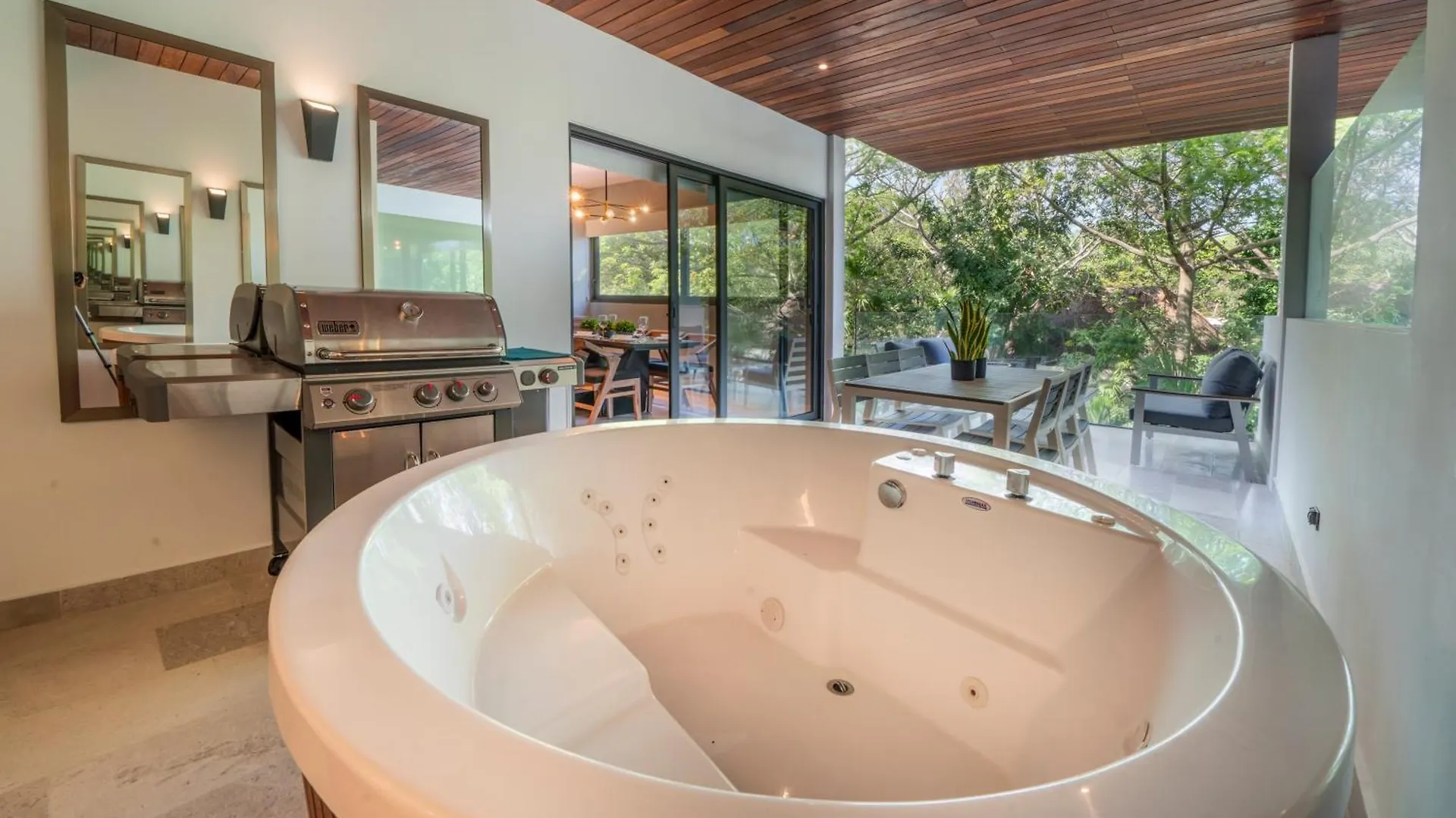 Luxury 2 Bedroom Condo With Private Jacuzzi & Bbq - At Cruz Con Mar - Maricruz Playa del Carmen